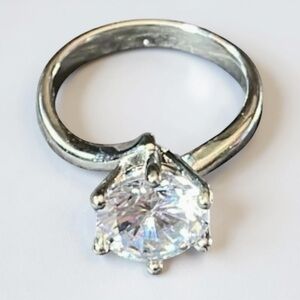 Say I Do! Gorgeous Sterling Silver and CZ Ring. Classic engagement ring!